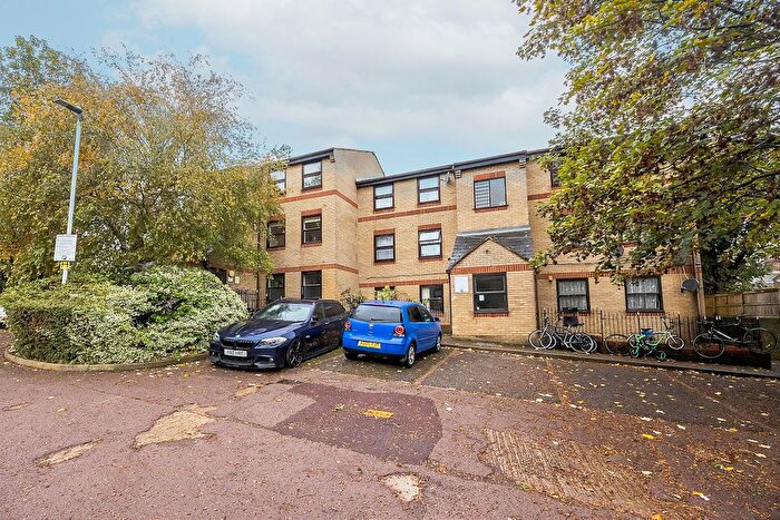 1 Bedroom Flat To Rent In Edmeston Close, Hackney, London, E9