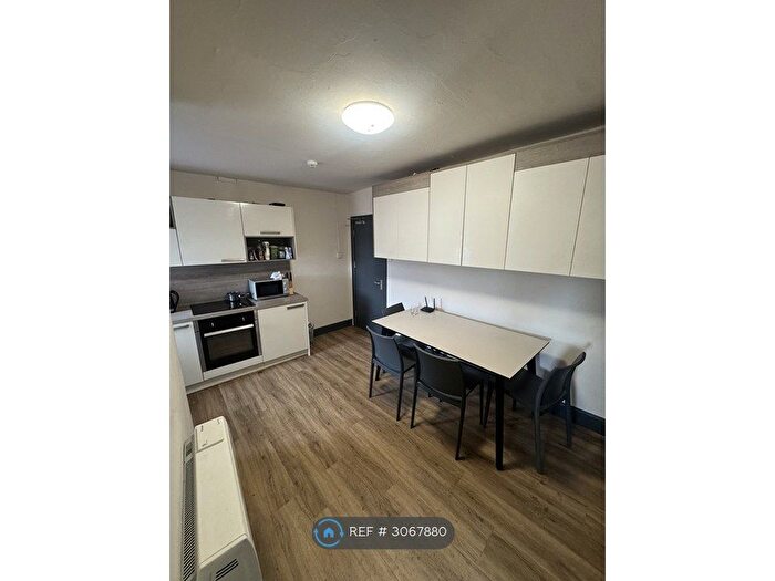 3 Bedroom Flat To Rent In York, York, YO1