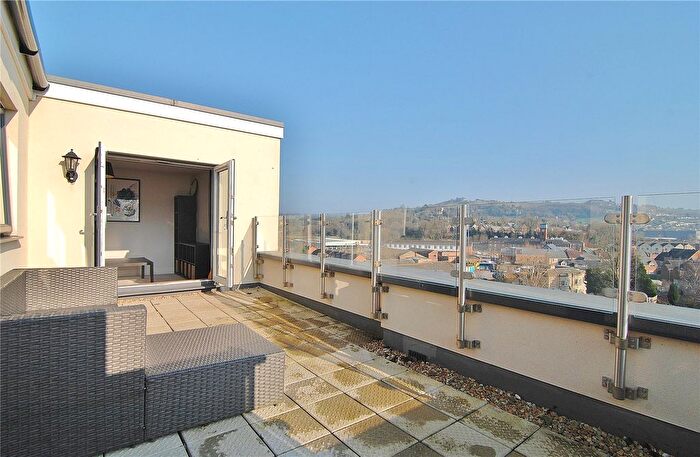 2 Bedroom Flat For Sale In Westward Road, Stroud, Gloucestershire, GL5