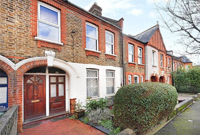 2 Bedroom Flat For Sale In Harris Street, Walthamstow, London, E17