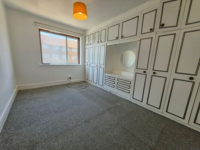 4 Bedroom End Of Terrace House To Rent In Grosvenor Road, Dagenham, RM8