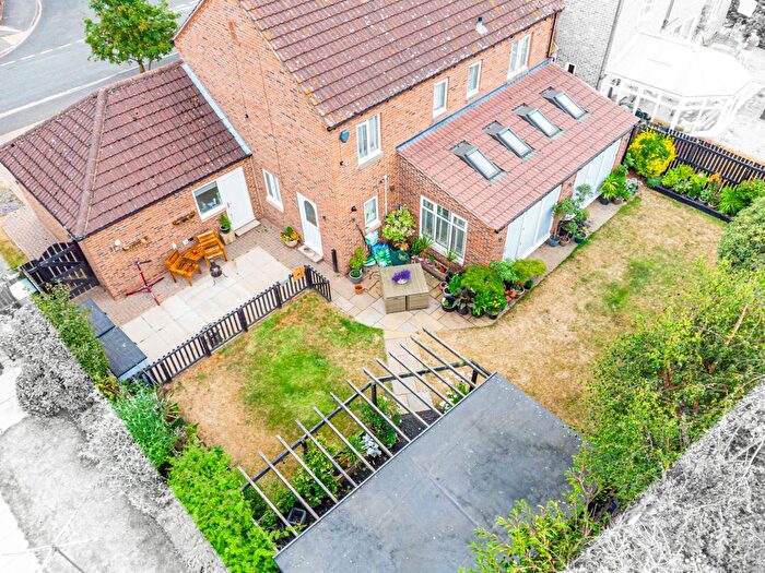 5 Bedroom Detached House For Sale In Mill Lane, Hemingbrough, North Yorkshire, YO8