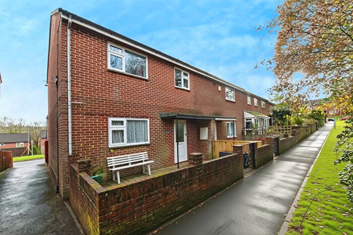 3 Bedroom End Of Terrace House For Sale In Cameron Close, Tiverton, EX16
