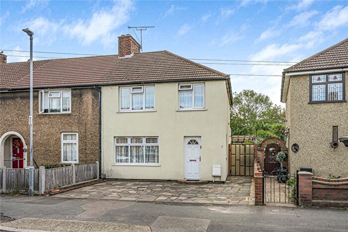 3 Bedroom End Of Terrace House For Sale In Rugby Road, Dagenham, RM9