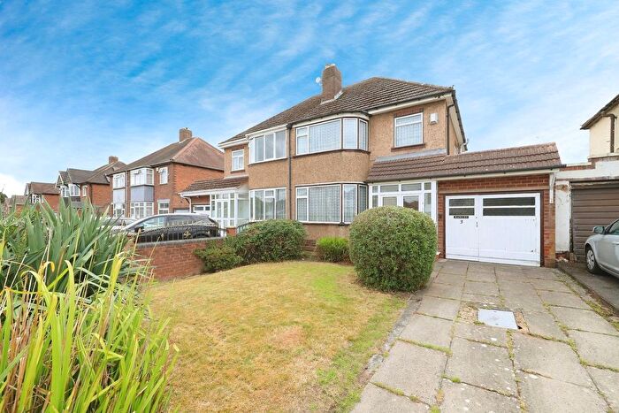3 Bedroom Semi-Detached House For Sale In Hornby Road, Goldthorn Park, Wolverhampton, West Midlands, WV4