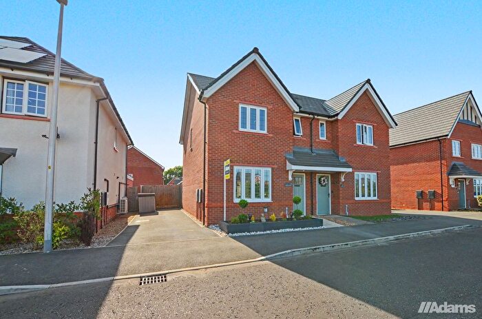 3 Bedroom Semi-Detached House For Sale In Abbotsley Road, Sandymoor, WA7