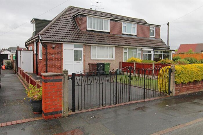 3 Bedroom Semi-Detached Bungalow For Sale In Hayes Drive, Melling, Liverpool, L31