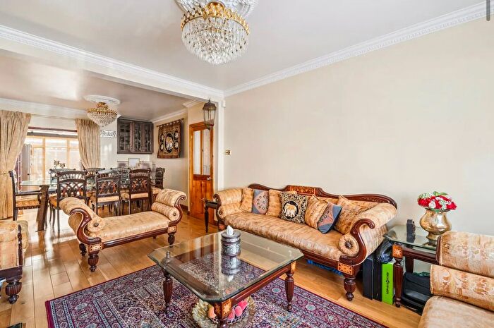7 Bedroom Semi-Detached House For Sale In Beverstone Road, Thornton Heath, CR7