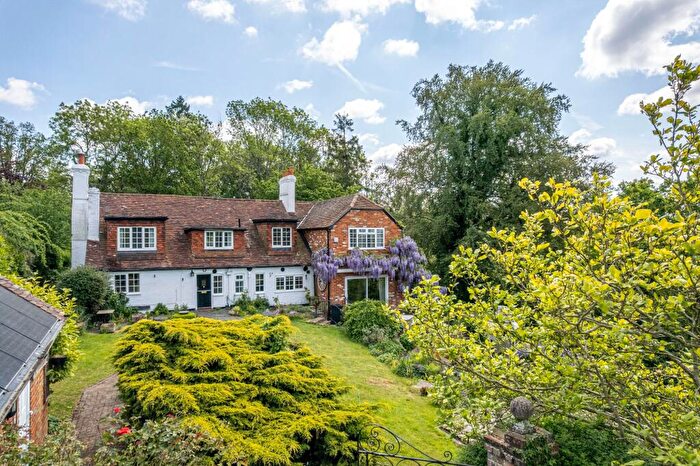 5 Bedroom Detached House For Sale In The Ridges, Finchampstead, RG40