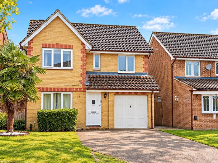 4 Bedroom Detached House For Sale In Sinclair Close, Maidenbower, Crawley, RH10