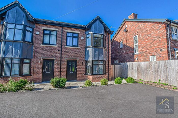 4 Bedroom Detached House To Rent In Clifford Road, Poynton, SK12