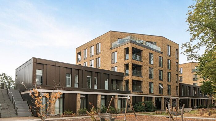 1 Bedroom Flat For Sale In Hewitts Way, Walton-On-Thames, Surrey, Walton-On-Thames, KT12