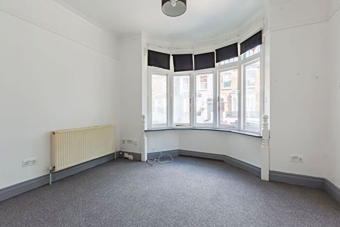 5 Bedroom Terraced House To Rent In Steele Road, Stratford, London, E11