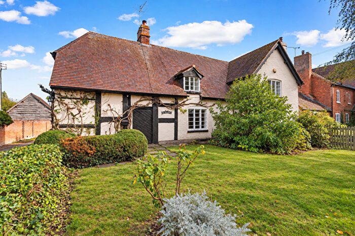 4 Bedroom Detached House For Sale In The White House, Peopleton, Pershore, Worcestershire., WR10