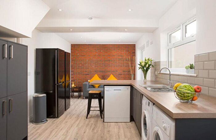 6 Bedroom Semi-Detached House To Rent In Landseer Avenue, Lockleaze, Bristol, Bristol, BS7
