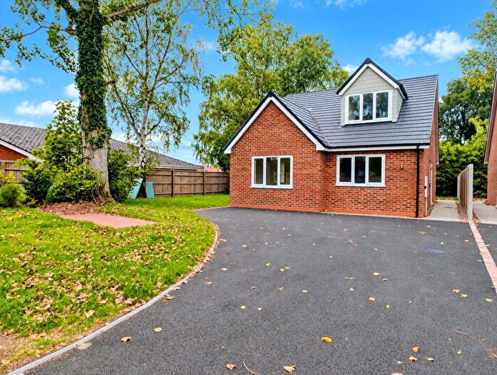 3 Bedroom Detached House For Sale In Granary Court, Shenstone, Kidderminster, DY10