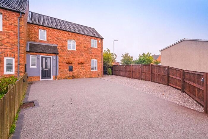 3 Bedroom End Of Terrace House For Sale In The Delves, Field Head Lane, Illingworth, Halifax, HX2