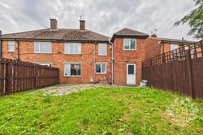 4 Bedroom Semi-Detached House For Sale In Bondfield Road, Middlesbrough, TS6