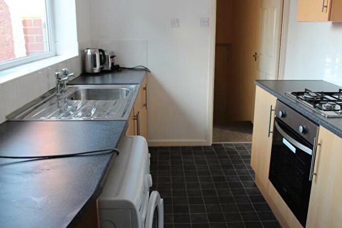 5 Bedroom Maisonette To Rent In Simonside Terrace, Newcastle Upon Tyne, NE6