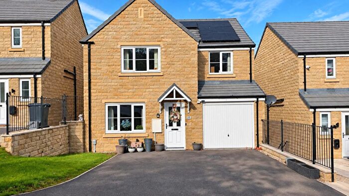 5 Bedroom Detached House For Sale In Burwell Rise, Thackley, Bradford, BD10