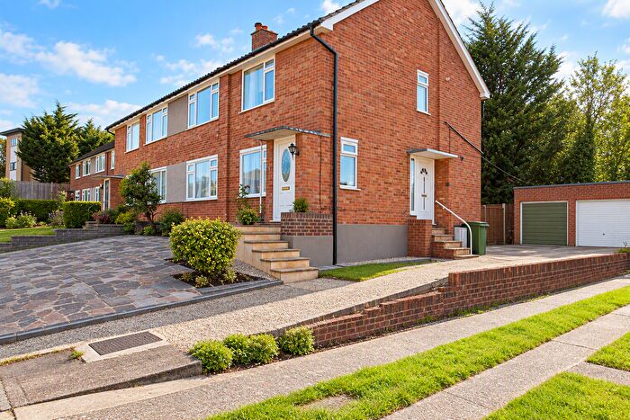 2 Bedroom Flat To Rent In Model Farm Close, London, SE9