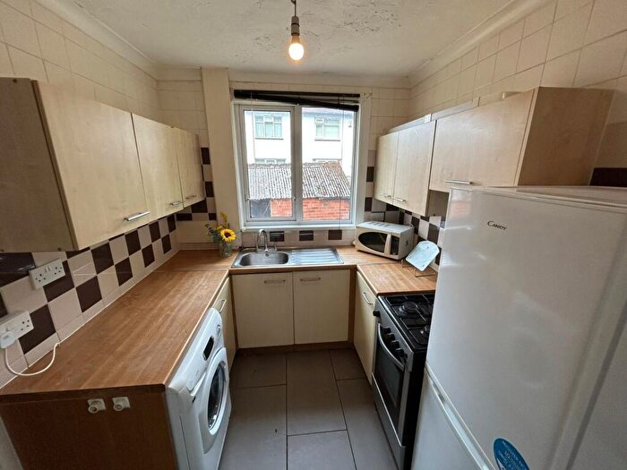 3 Bedroom Semi-Detached House To Rent In Buckingham Road, Headingley, Leeds, West Yorkshire, LS6