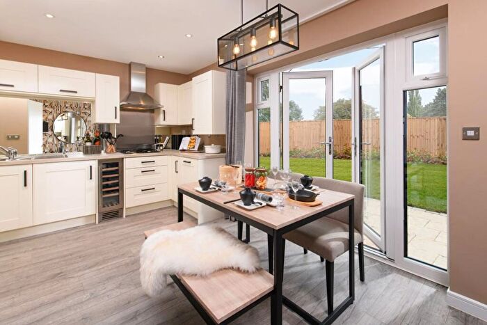 4 Bedroom Detached House For Sale In Deacons Close, Croft, WA3