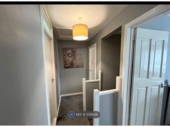 3 Bedroom Detached House To Rent In Archway, Romford, RM3