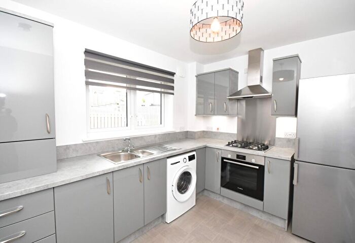 2 Bedroom Flat To Rent In Rothes Place, Slackbuie, Inverness, IV2