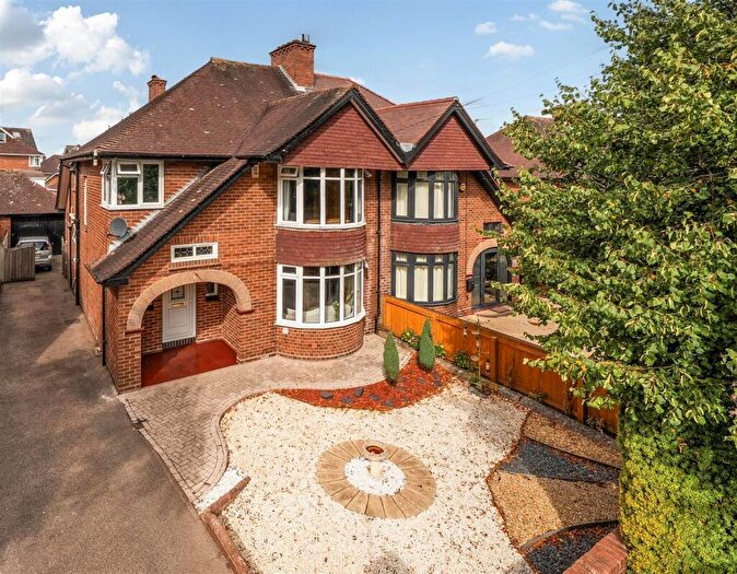 3 Bedroom Semi-Detached House For Sale In Hill Barton Road, Exeter, EX1