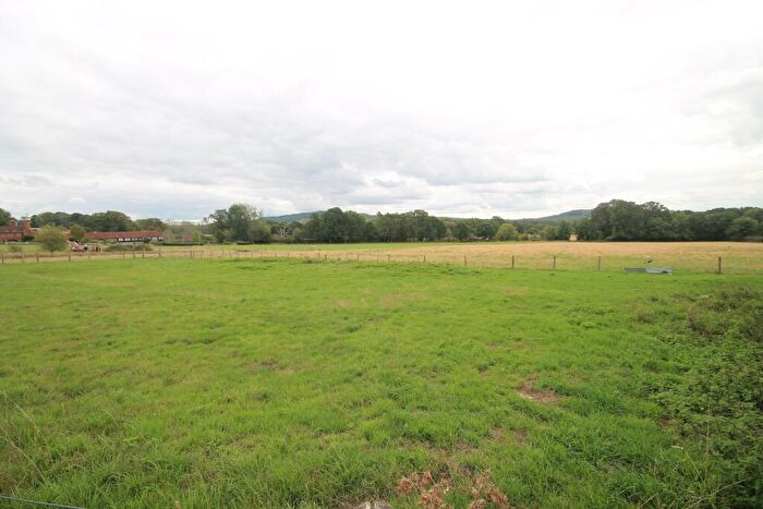 2 Bedroom Cottage To Rent In Countryside Property Liphook, GU30