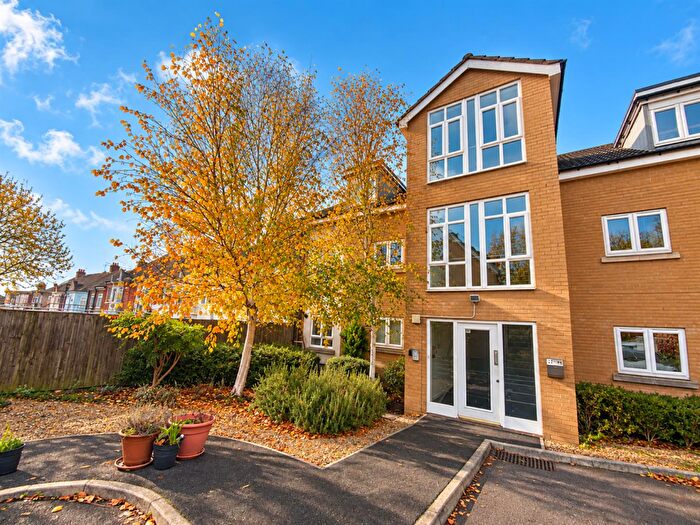 2 Bedroom Flat To Rent In Petherton Road, Whitchurch, BS14