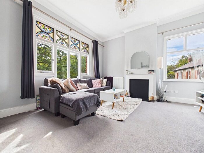 3 Bedroom Flat To Rent In High Street, Hampton Hill, TW12