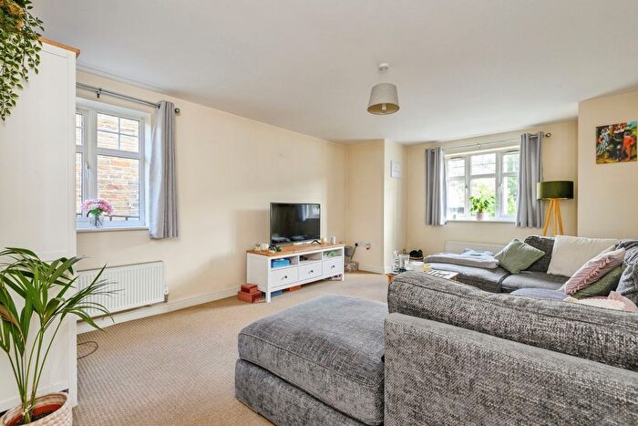 2 Bedroom Flat For Sale In Silk Mill Chase, Ripponden, Sowerby Bridge, Calderdale, West Yorkshire, HX6