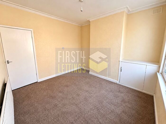 1 Bedroom Flat To Rent In Herschell Street, Leicester, LE2
