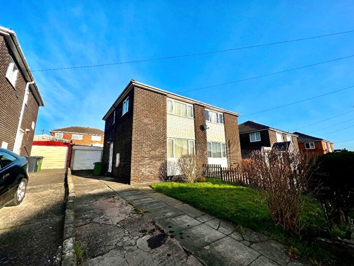 3 Bedroom Semi-Detached House To Rent In Patterdale Drive, Huddersfield, HD5