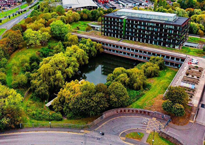 2 Bedroom Flat For Sale In Lake Shore Drive, Bishopsworth, Bristol, BS13