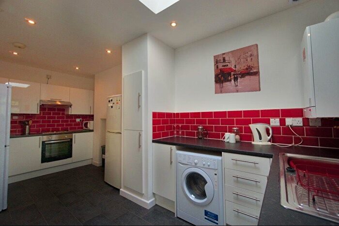 6 Bedroom House To Rent In Dogfield Street, Cathays, Cardiff, CF24