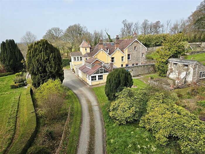 10 Bedroom Property For Sale In Yeolmbridge, Launceston, PL15