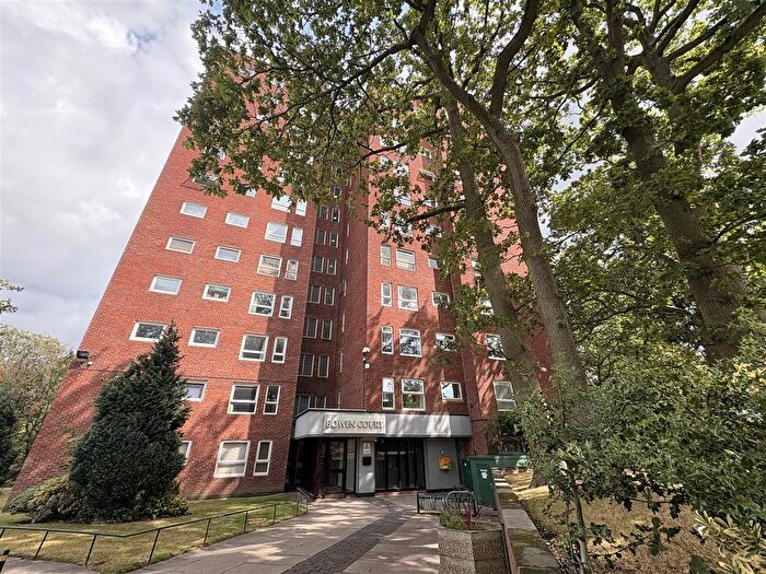 1 Bedroom Flat For Sale In Bowen Court, Moseley, B13