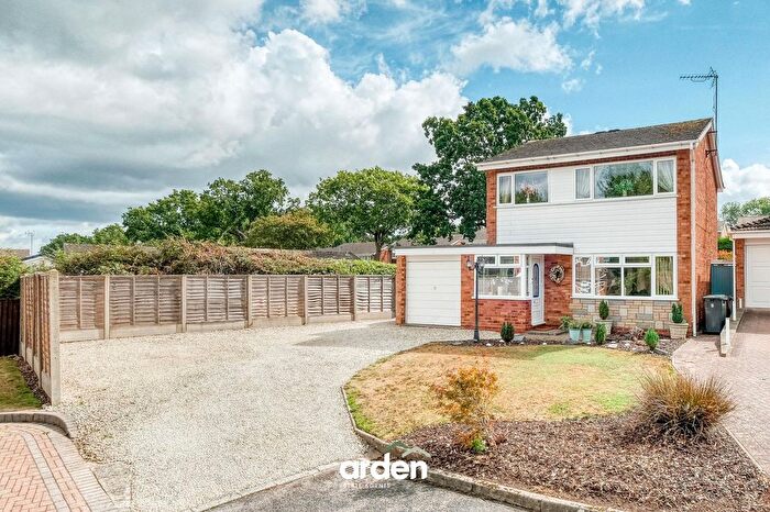 3 Bedroom Detached House For Sale In Lapworth Close, Redditch, B98