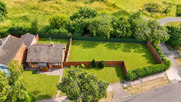 2 Bedroom Bungalow For Sale In Fulford Drive, Northampton, NN2
