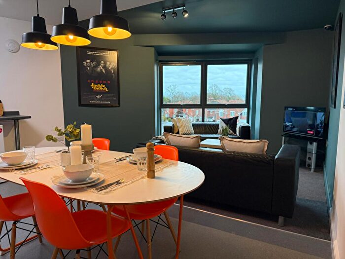 6 Bedroom Private Hall To Rent In Premium // Lincoln Bishop Students // Bed // All Ensuite, LN2