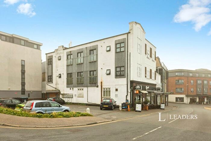 2 Bedroom Flat To Rent In King Street, East Grinstead, West Sussex, RH19