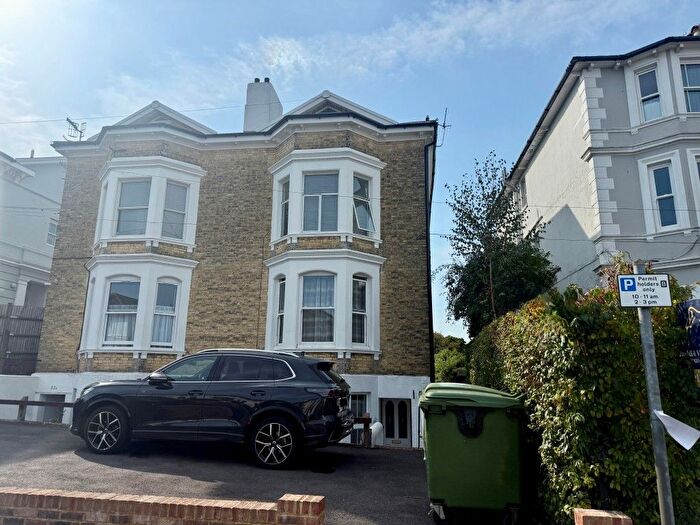 1 Bedroom Flat For Sale In A Beulah Road, Tunbridge Wells, Kent, TN1