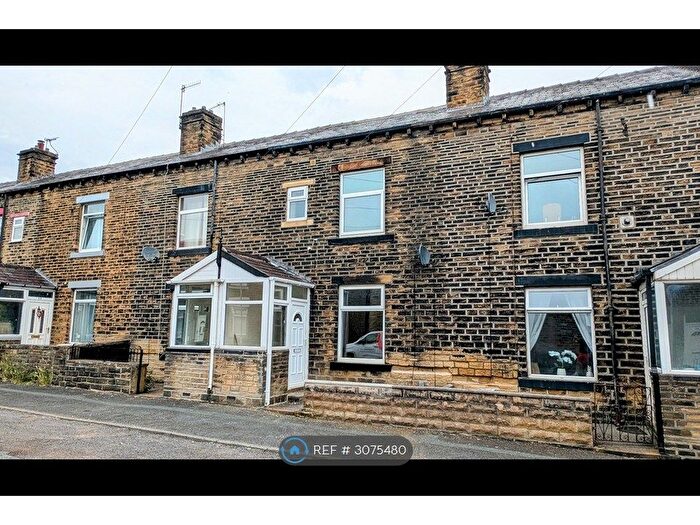 3 Bedroom Terraced House To Rent In Woodside Road, Halifax, HX3
