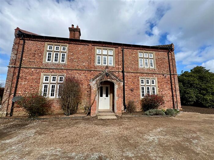 3 Bedroom Farm House To Rent In Hevingham, Norwich, NR10