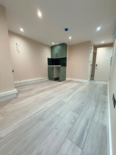 Studio To Rent In Upper Clapton Road, E5
