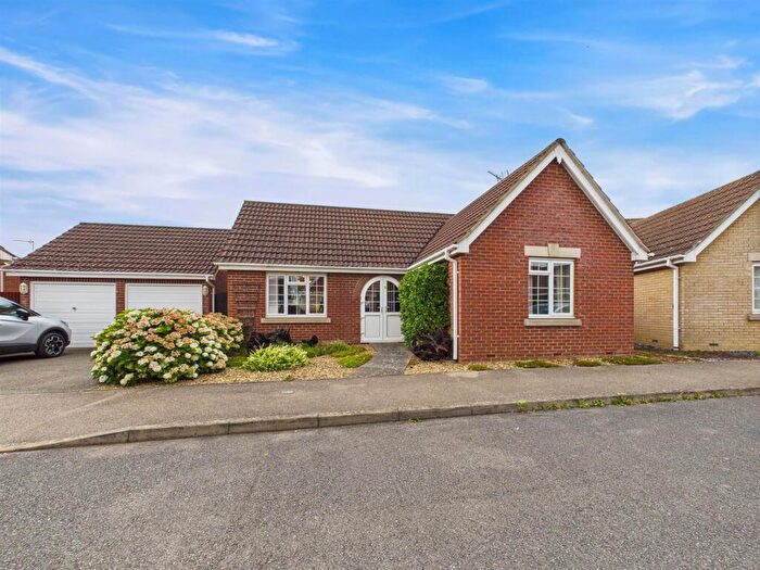 2 Bedroom Detached Bungalow For Sale In Flint Way, Friday Bridge, Wisbech, PE14