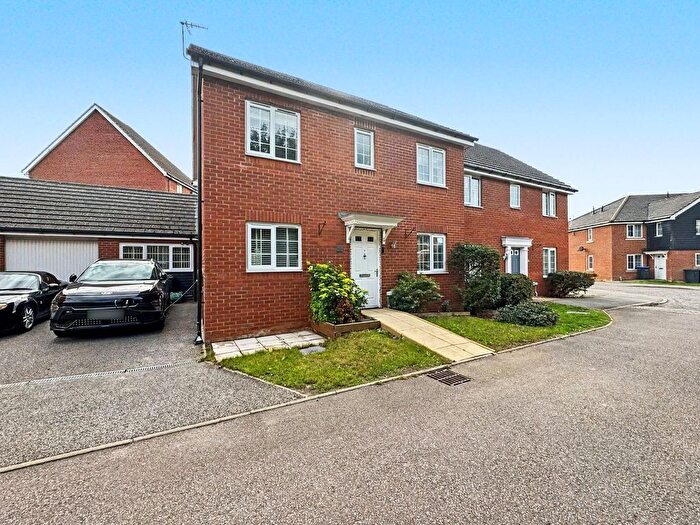 4 Bedroom Semi-Detached House For Sale In Guillemot Close, Stowmarket, IP14